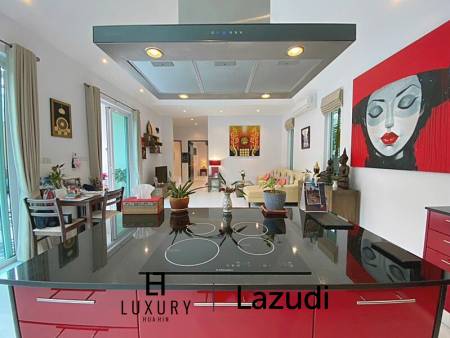 Woodlands: Gepflegte Pool Villa mit 3 Schlafzimmern und 2 Bädern