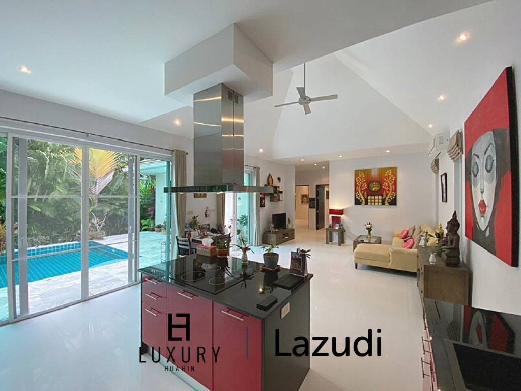 Woodlands: Gepflegte Pool Villa mit 3 Schlafzimmern und 2 Bädern