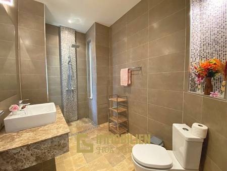 Woodlands: Gepflegte Pool Villa mit 3 Schlafzimmern und 2 Bädern