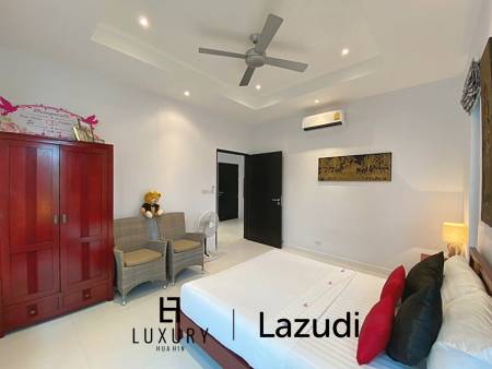 Woodlands: Gepflegte Pool Villa mit 3 Schlafzimmern und 2 Bädern