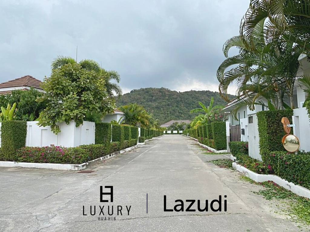 Woodlands: Gepflegte Pool Villa mit 3 Schlafzimmern und 2 Bädern