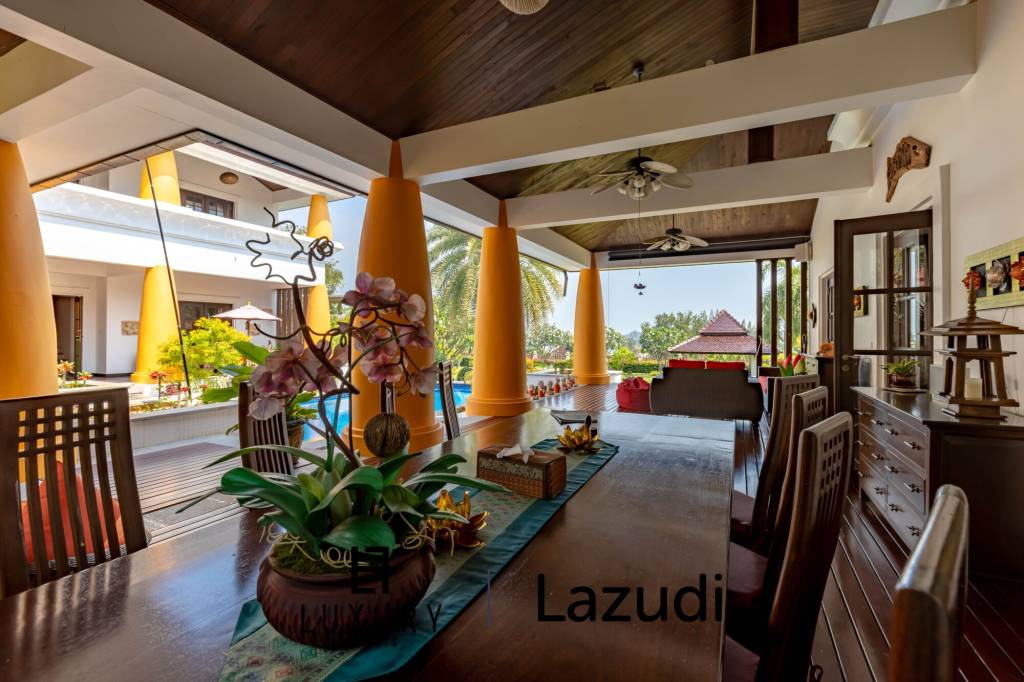 Bali Style Villa auf einem großen Grundstück in toller Lage!