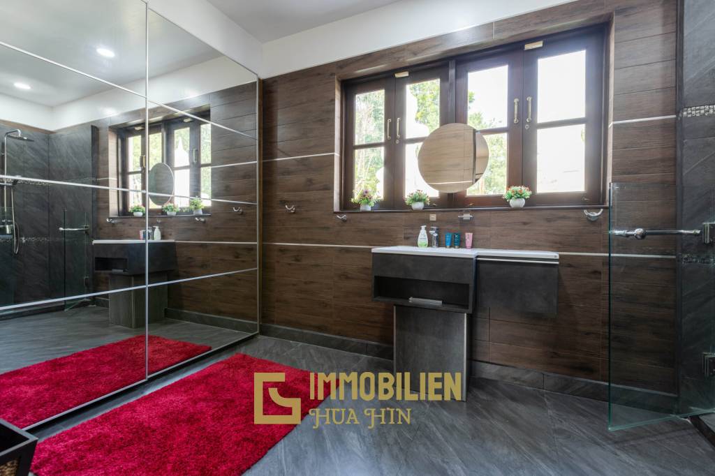Bali Style Villa On Big Plot In Great Location!