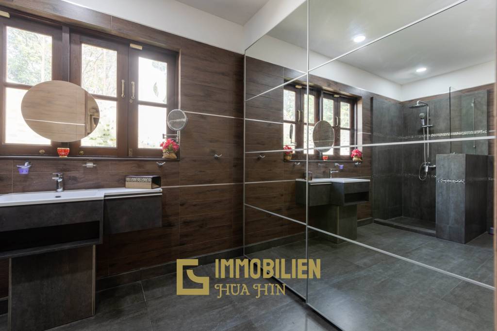 Bali Style Villa On Big Plot In Great Location!