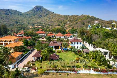 Bali Style Villa On Big Plot In Great Location!