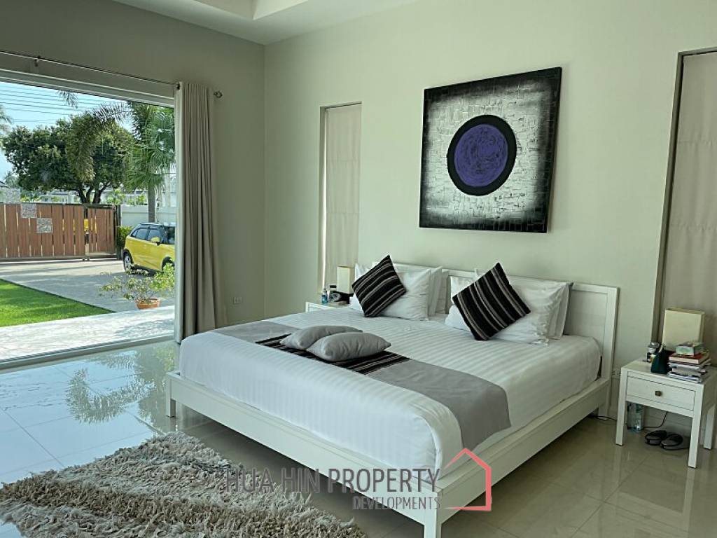 Modern Ready To Move In Pool Villa for sale in Samroiyot 800m from the Beach