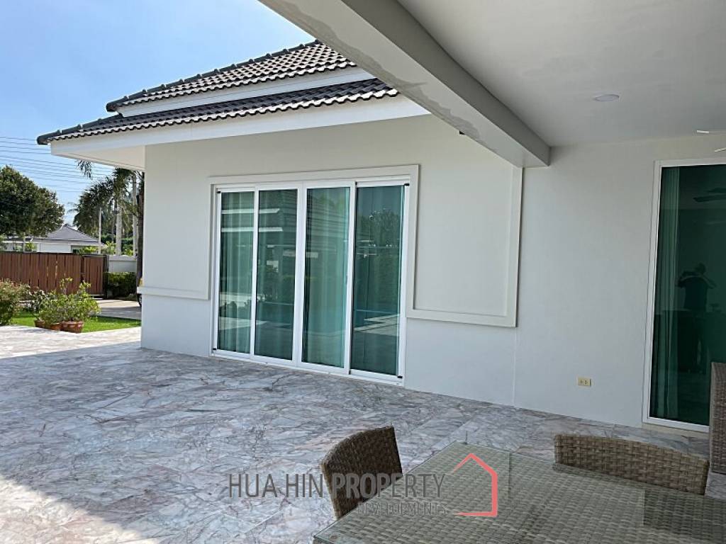 Modern Ready To Move In Pool Villa for sale in Samroiyot 800m from the Beach