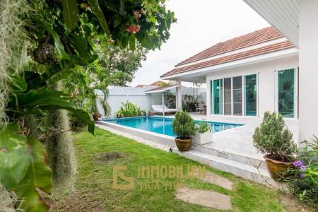Red Mountain Waterside: Pool Villa mit 3 Schlafzimmern