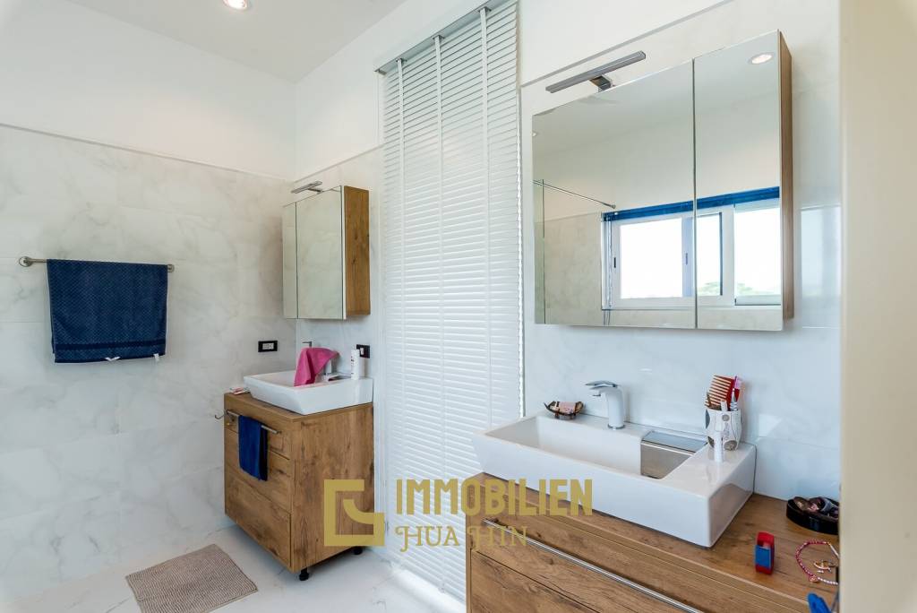 Soi 112: 2 Schlafzimmer, 2 Badezimmer Pool Villa mit Bergblick