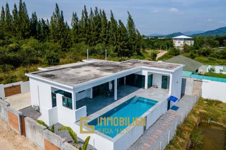 Soi 112: 2 Schlafzimmer, 2 Badezimmer Pool Villa mit Bergblick