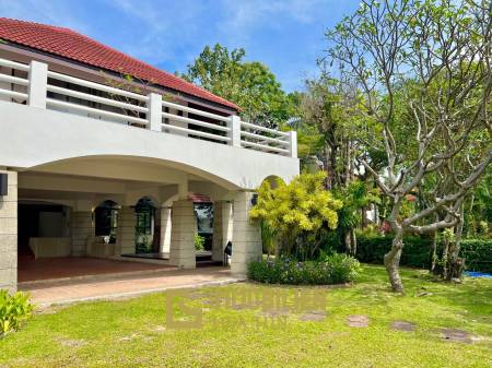 Palm Beach Village: 4 Schlafzimmer Villa