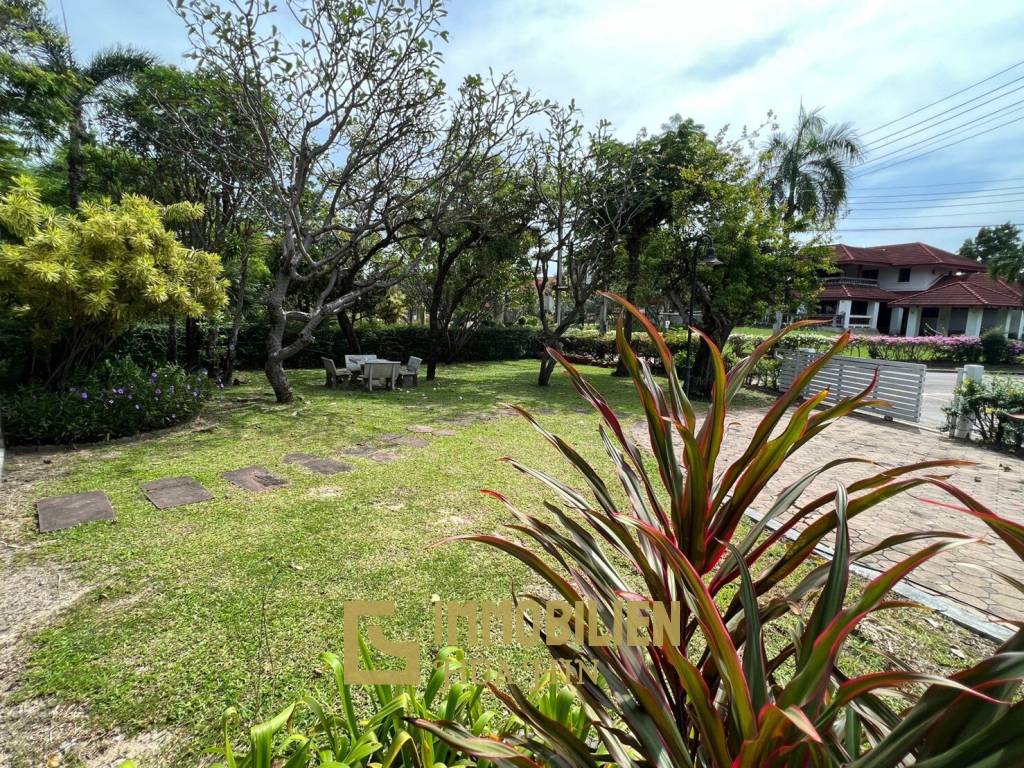 Palm Beach Village: 4 Schlafzimmer Villa
