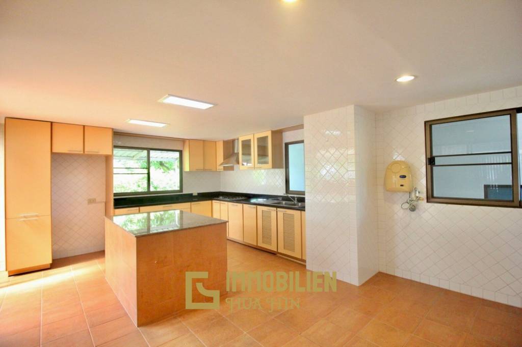 Palm Beach Village: 4 Schlafzimmer Villa