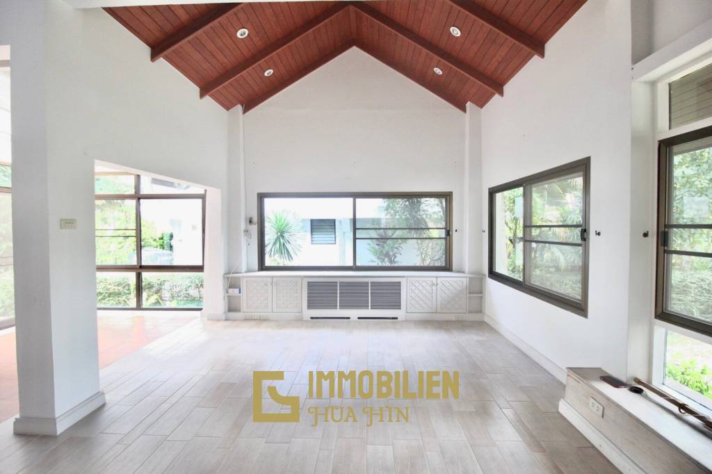 Palm Beach Village: 4 Schlafzimmer Villa