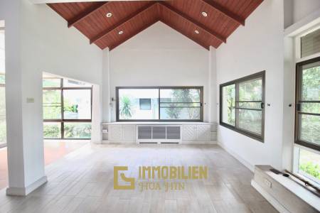 Palm Beach Village: 4 Schlafzimmer Villa