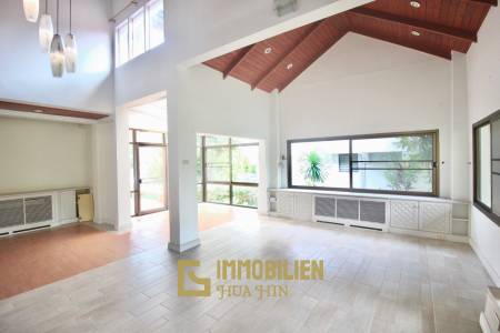 Palm Beach Village: 4 Schlafzimmer Villa