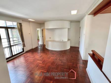 Palm Beach Village: 4 Bedroom Villa