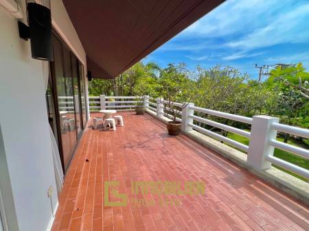 Palm Beach Village: 4 Schlafzimmer Villa