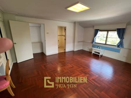 Palm Beach Village: 4 Schlafzimmer Villa