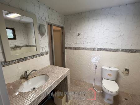 Palm Beach Village: 4 Bedroom Villa