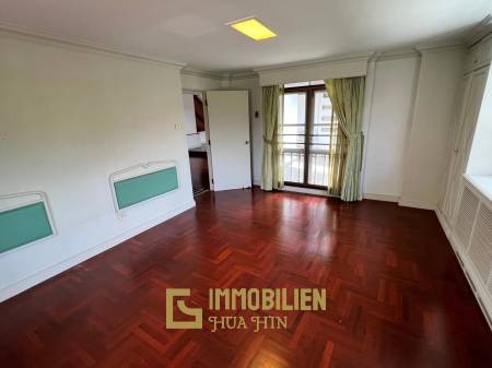 Palm Beach Village: 4 Schlafzimmer Villa