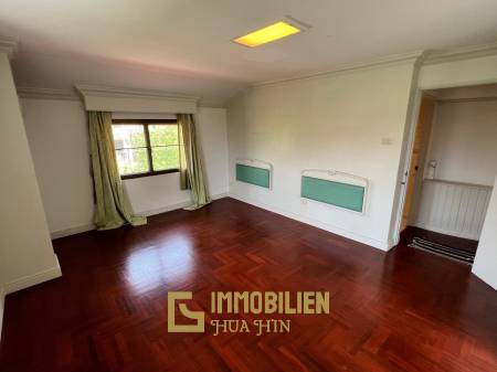 Palm Beach Village: 4 Schlafzimmer Villa