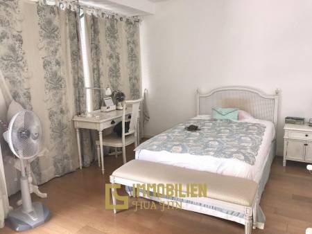 Malibu: 2-Schlafzimmer-Eigentumswohnung mit Poolblick