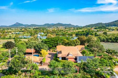 Amazing 5 Bedroom Luxury Property on 4 Rai of Land