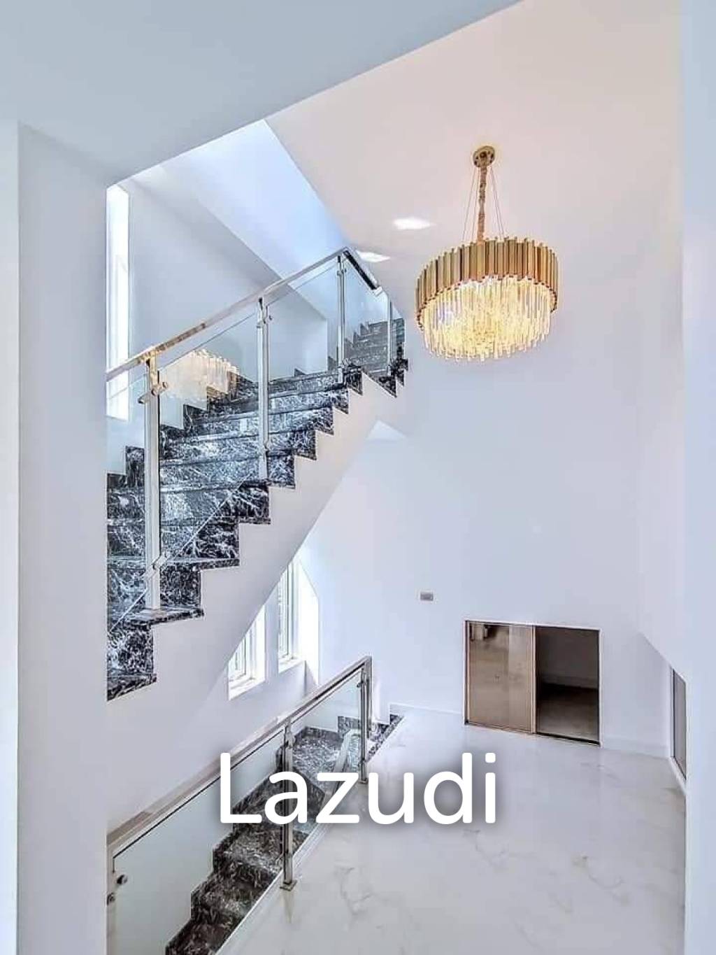 4 Bedrooms 5 Bathrooms 470 Sqm. Luxury Pool Villa Beachfront.