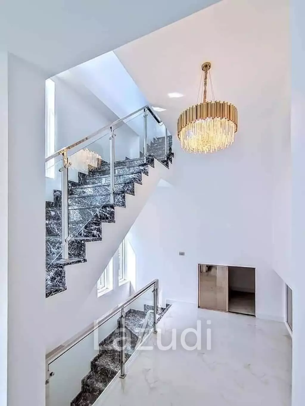 4 Bedrooms 5 Bathrooms 470 Sqm. Luxury Pool Villa Beachfront.