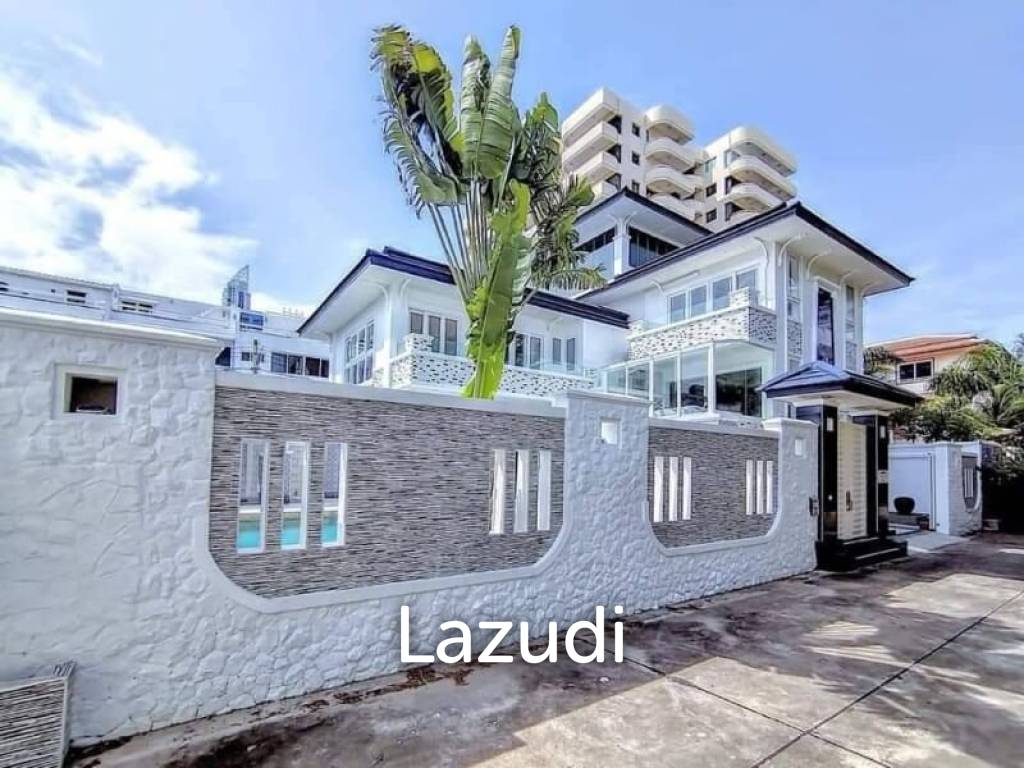 4 Bedrooms 5 Bathrooms 470 Sqm. Luxury Pool Villa Beachfront.