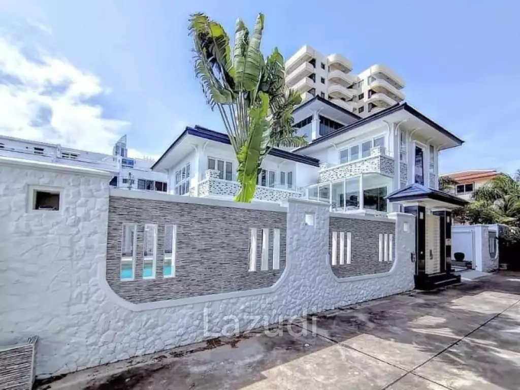 4 Bedrooms 5 Bathrooms 470 Sqm. Luxury Pool Villa Beachfront.