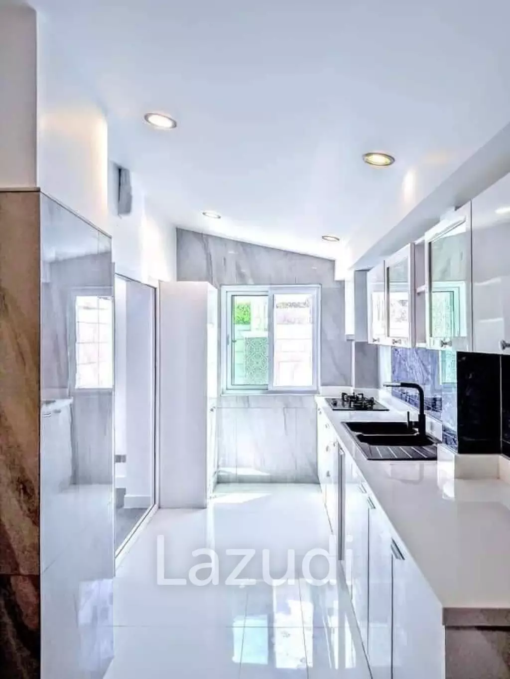 4 Bedrooms 5 Bathrooms 470 Sqm. Luxury Pool Villa Beachfront.