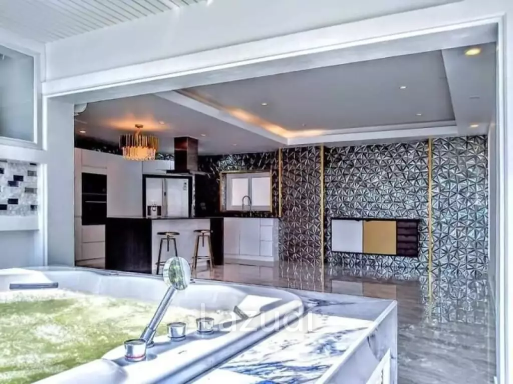 4 Bedrooms 5 Bathrooms 470 Sqm. Luxury Pool Villa Beachfront.