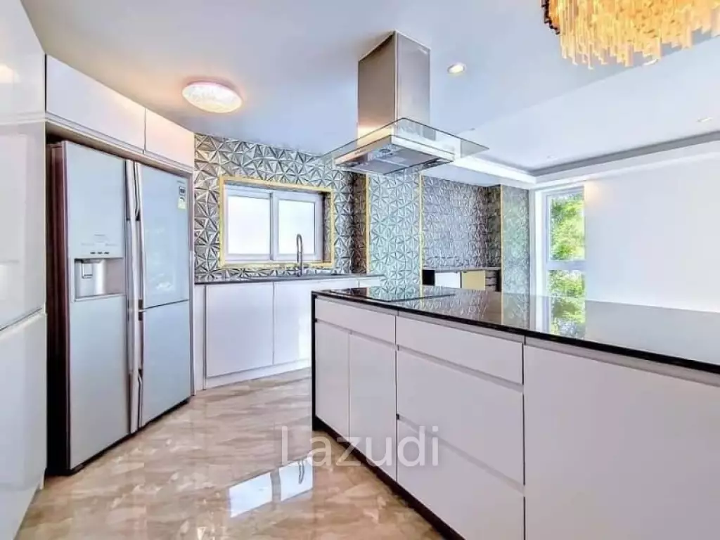 4 Bedrooms 5 Bathrooms 470 Sqm. Luxury Pool Villa Beachfront.