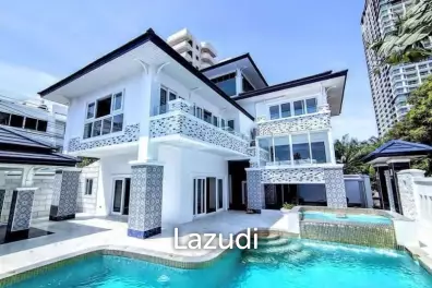 4 Bedrooms 5 Bathrooms 470 Sqm. Luxury Pool Villa Beachfront.