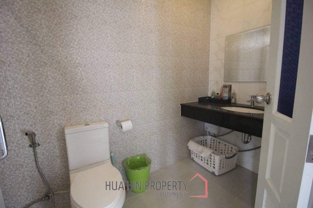 Nice Breeze By The Sea : 4 Bedroom Villa Close To The Beach