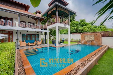 White Lotus 1: 5 Bedroom Bali Style Villa in Great Location