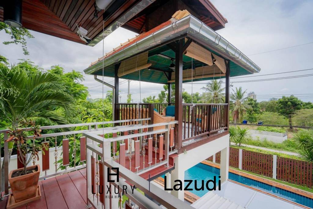 White Lotus 1: 5 Bedroom Bali Style Villa in Great Location