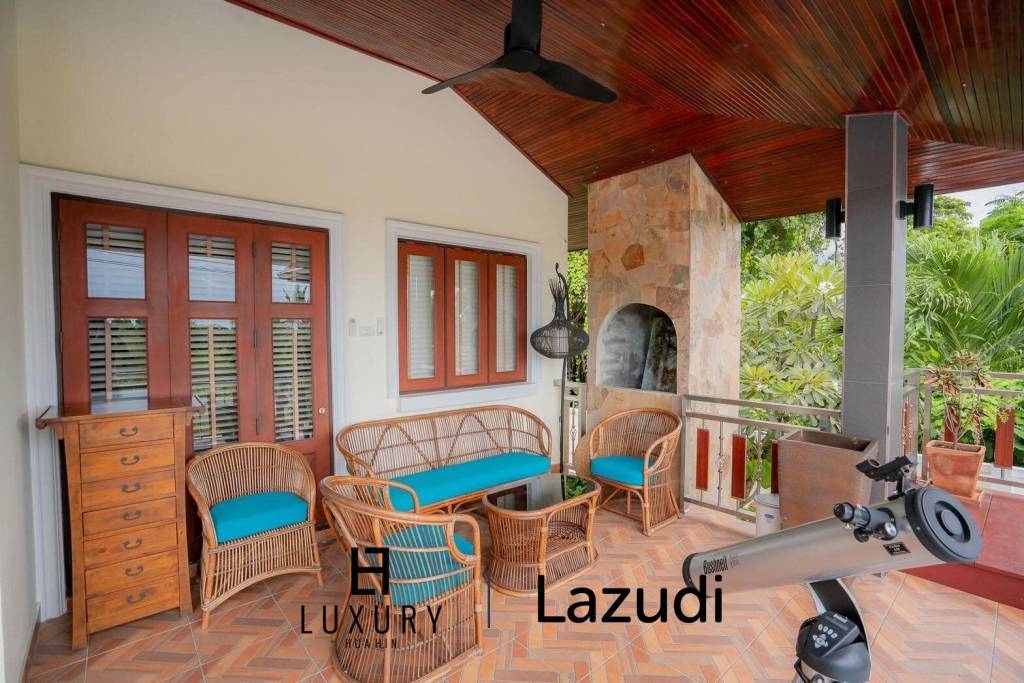 White Lotus 1: 5 Bedroom Bali Style Villa in Great Location