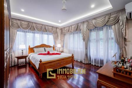 White Lotus 1: 5 Bedroom Bali Style Villa in Great Location
