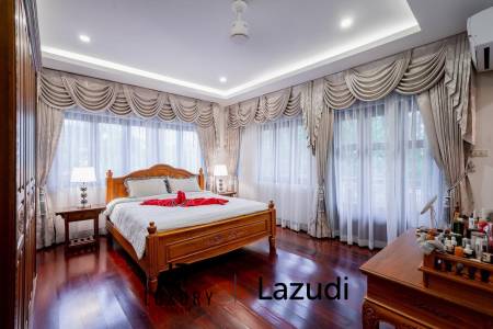 White Lotus 1: 5 Bedroom Bali Style Villa in Great Location