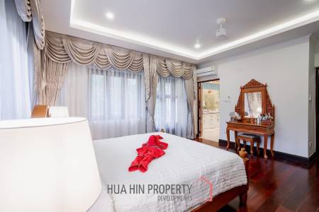 White Lotus 1: 5 Bedroom Bali Style Villa in Great Location