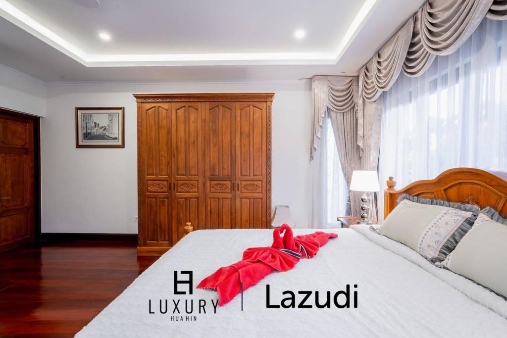 White Lotus 1: 5 Bedroom Bali Style Villa in Great Location