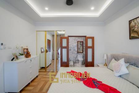 White Lotus 1: 5 Bedroom Bali Style Villa in Great Location