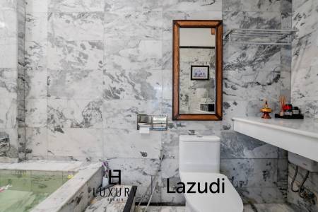 White Lotus 1: 5 Bedroom Bali Style Villa in Great Location