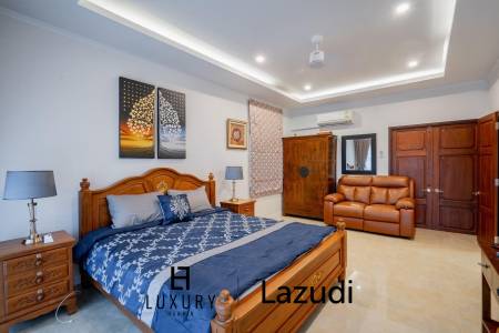 White Lotus 1: 5 Bedroom Bali Style Villa in Great Location