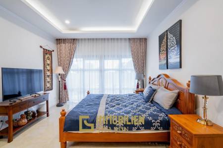 White Lotus 1: 5 Bedroom Bali Style Villa in Great Location