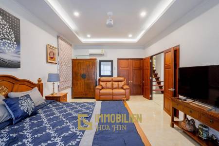 White Lotus 1: 5 Bedroom Bali Style Villa in Great Location