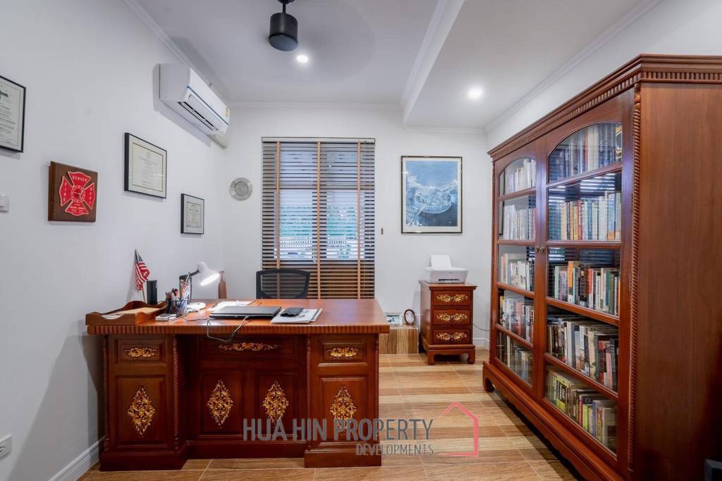 White Lotus 1: 5 Bedroom Bali Style Villa in Great Location